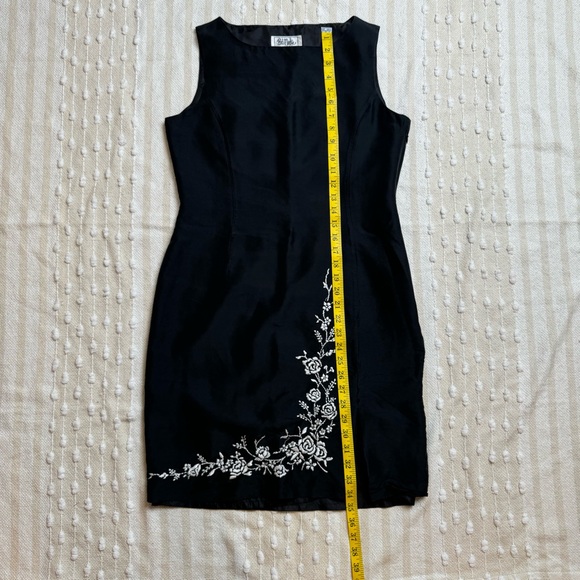 Vintage Bob Mackie Studio sleeveless floral embroidered silk little black dress - Picture 6 of 11